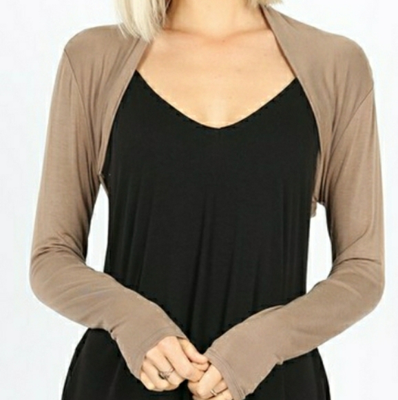 SOFT and COMFY Luxe Bolero Cover with Ruched siding - Picture 4 of 7